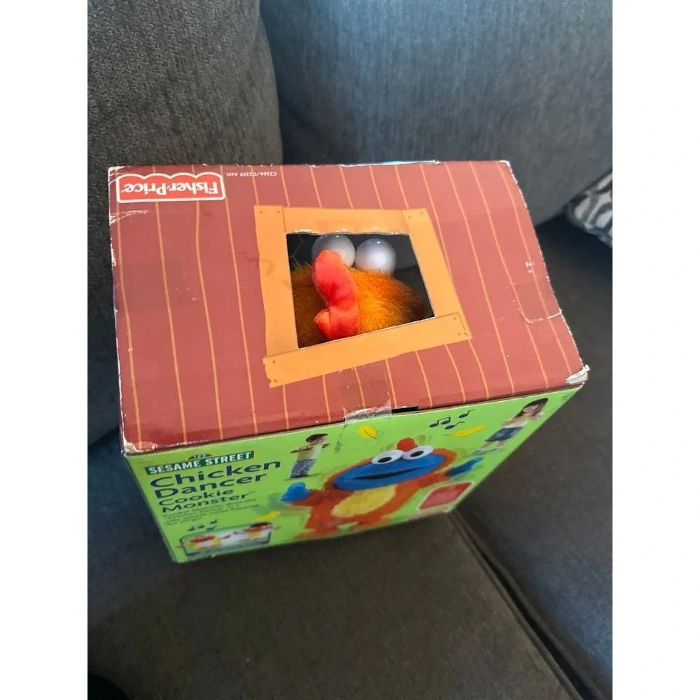 New inbox, Sesame Street chicken dancer Cookie Monster 2003 vintage